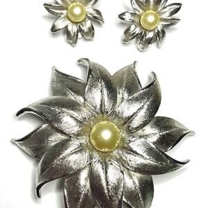 Brooch & Clip Earrings SIGNED JUDY LEE Pearl Flower Vtg Jewelry Set S25
